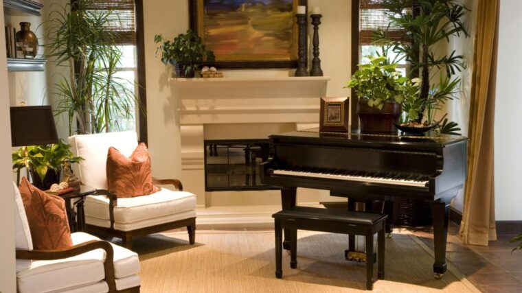 How to decorate upright piano room