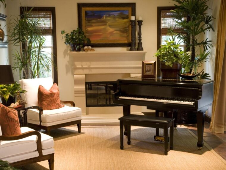 How to decorate upright piano room