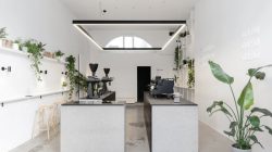 Desain interior coffee shop minimalis